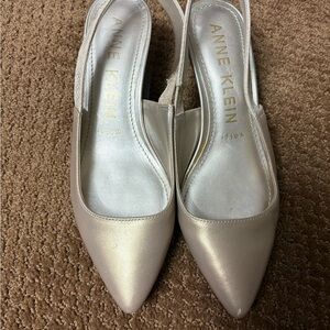 Anne Klein Women's gold sandals size 7